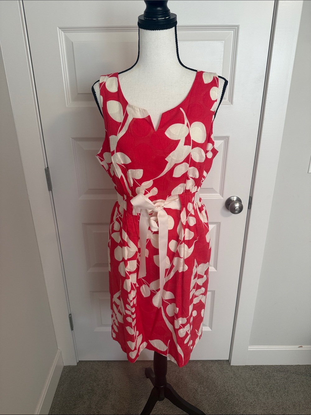 Robbie Bee| Women’s Dark Coral and White Floral Tie-Waist Dress